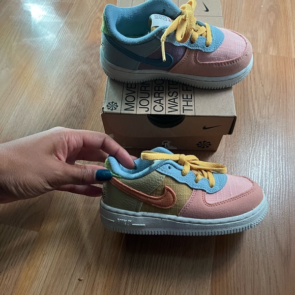 Toddler Sneakers - Picture 3 of 4